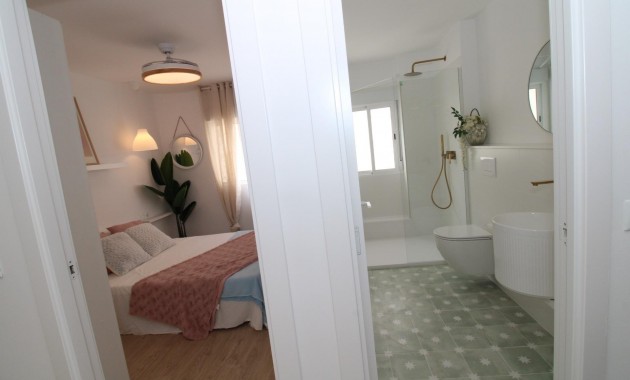 Herverkoop - Penthouse -
Lo Pagan - LA PUNTICA
