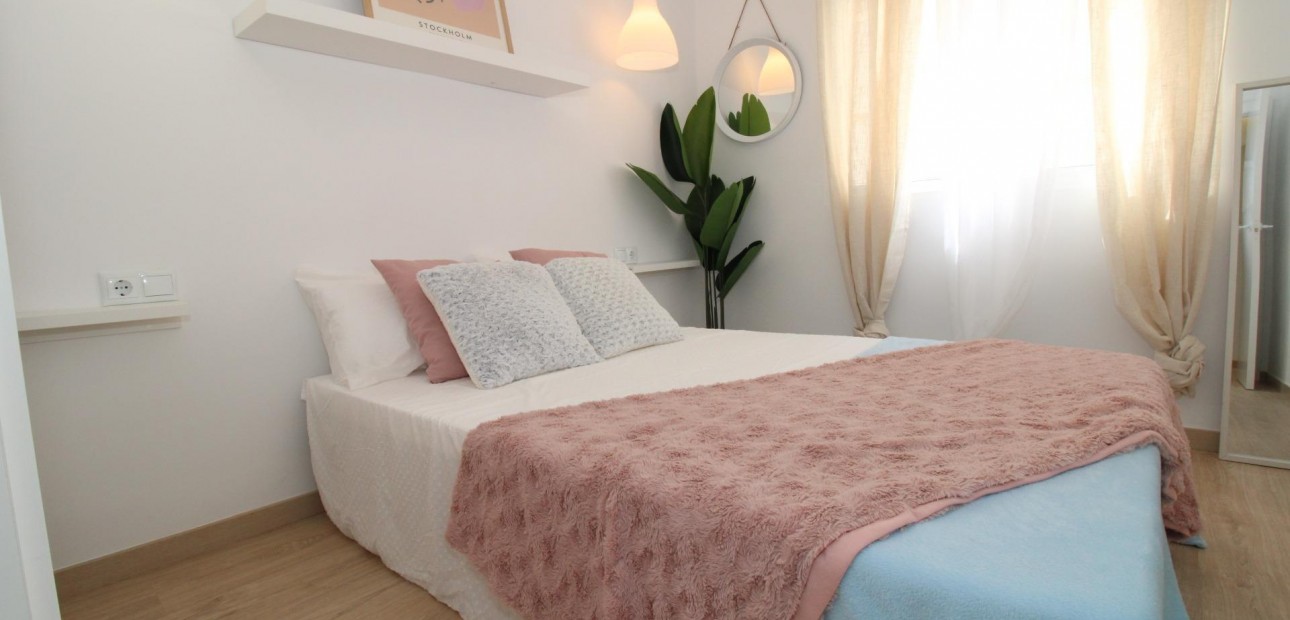 Herverkoop - Penthouse -
Lo Pagan - LA PUNTICA