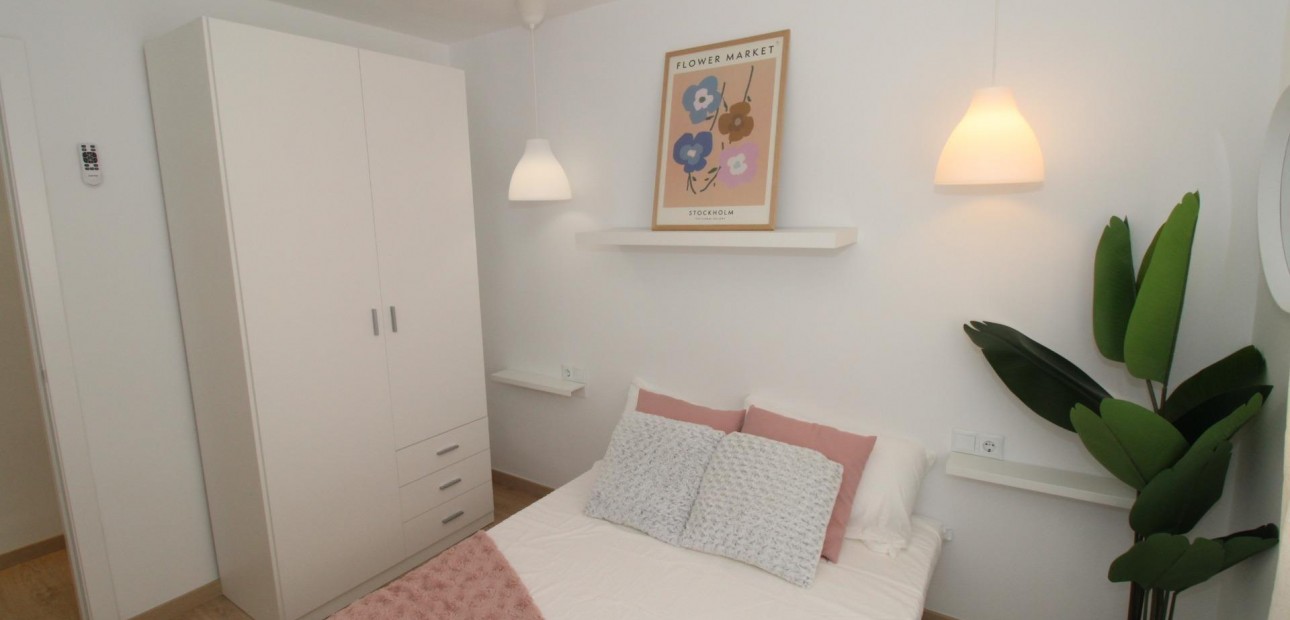 Herverkoop - Penthouse -
Lo Pagan - LA PUNTICA