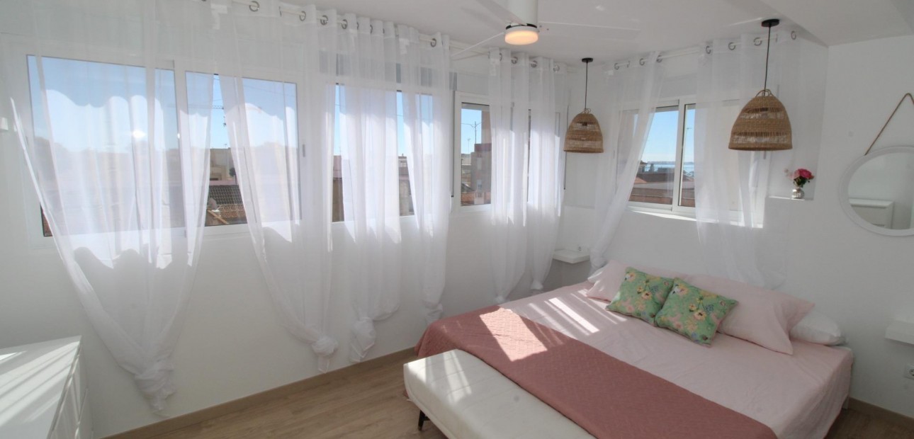 Herverkoop - Penthouse -
Lo Pagan - LA PUNTICA