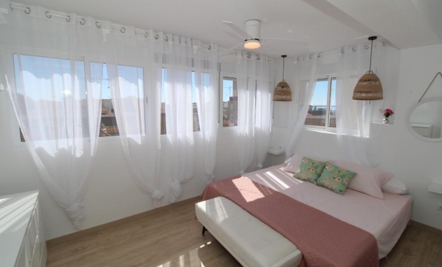 Herverkoop - Penthouse -
Lo Pagan - LA PUNTICA