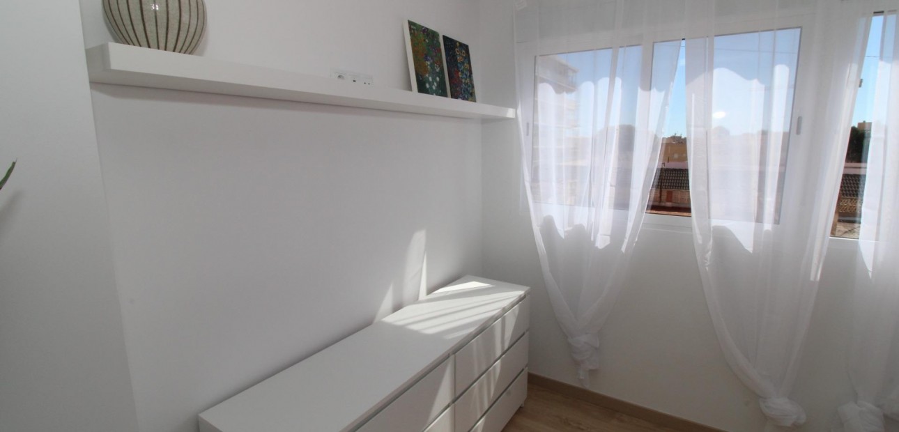 Herverkoop - Penthouse -
Lo Pagan - LA PUNTICA