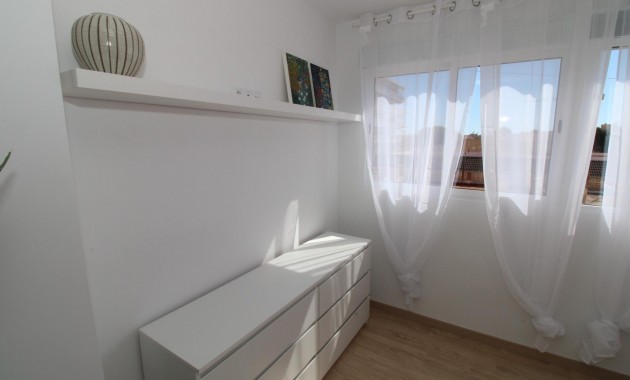 Herverkoop - Penthouse -
Lo Pagan - LA PUNTICA