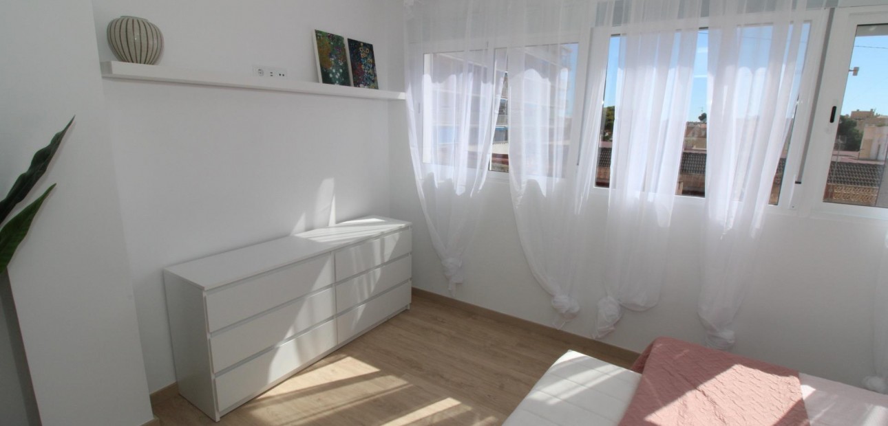 Herverkoop - Penthouse -
Lo Pagan - LA PUNTICA