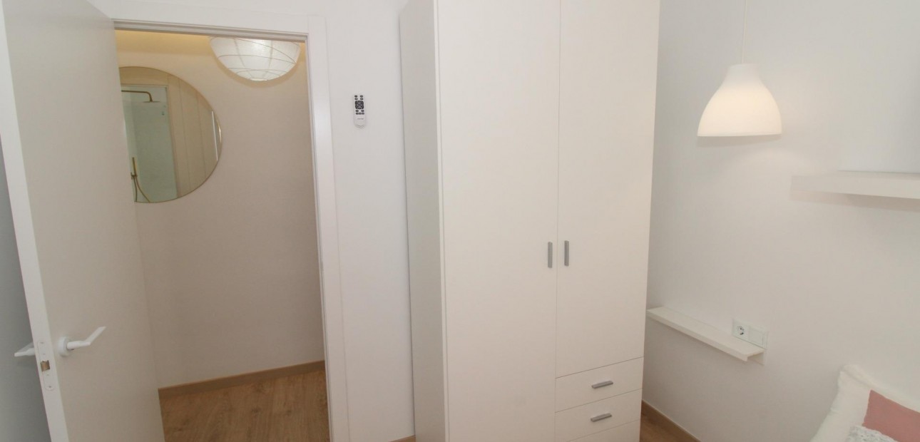 Herverkoop - Penthouse -
Lo Pagan - LA PUNTICA