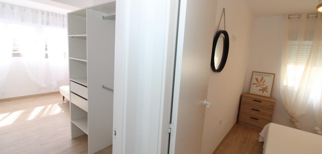 Herverkoop - Penthouse -
Lo Pagan - LA PUNTICA