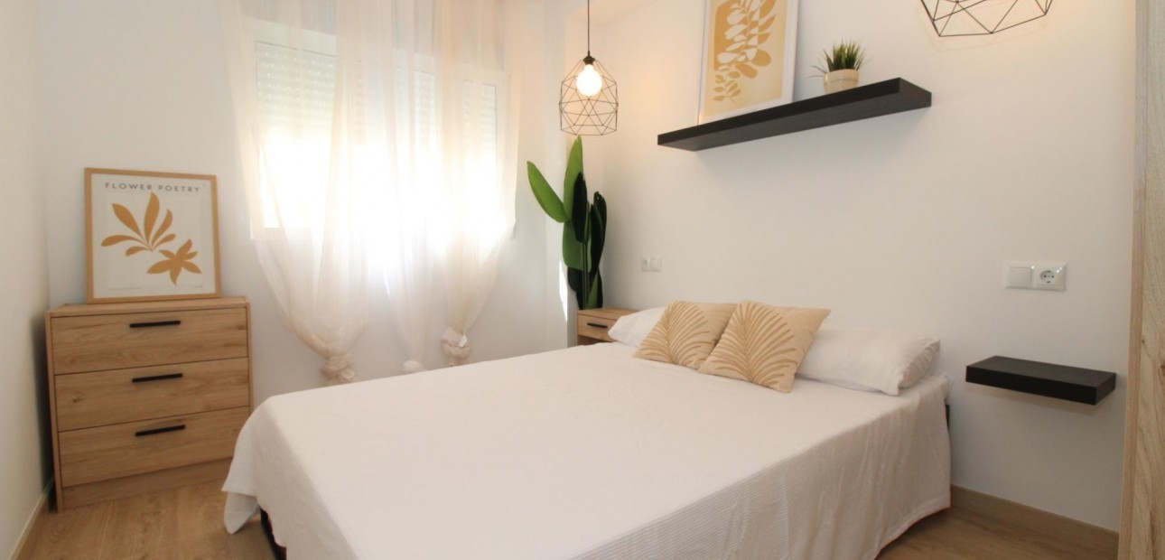 Herverkoop - Penthouse -
Lo Pagan - LA PUNTICA