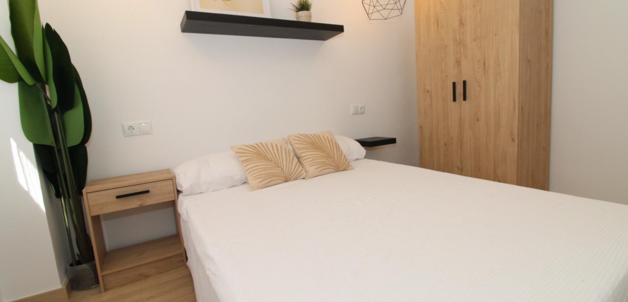 Herverkoop - Penthouse -
Lo Pagan - LA PUNTICA
