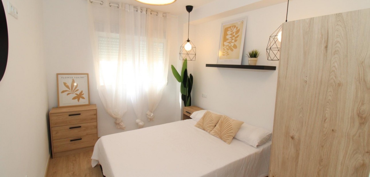 Herverkoop - Penthouse -
Lo Pagan - LA PUNTICA