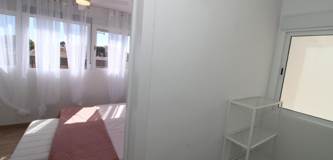 Herverkoop - Penthouse -
Lo Pagan - LA PUNTICA