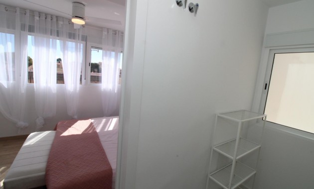 Herverkoop - Penthouse -
Lo Pagan - LA PUNTICA