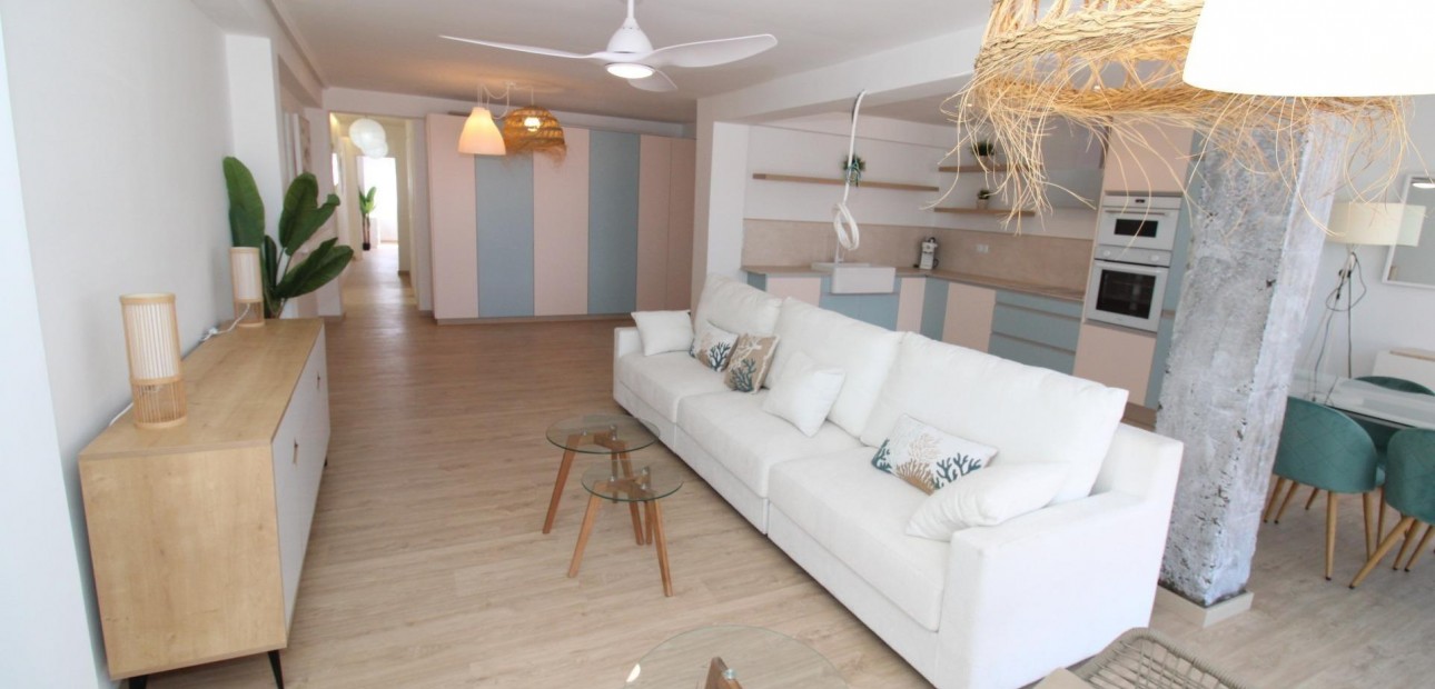 Herverkoop - Penthouse -
Lo Pagan - LA PUNTICA
