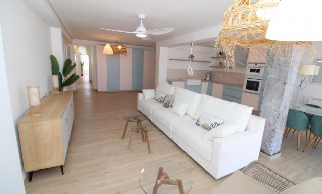 Herverkoop - Penthouse -
Lo Pagan - LA PUNTICA
