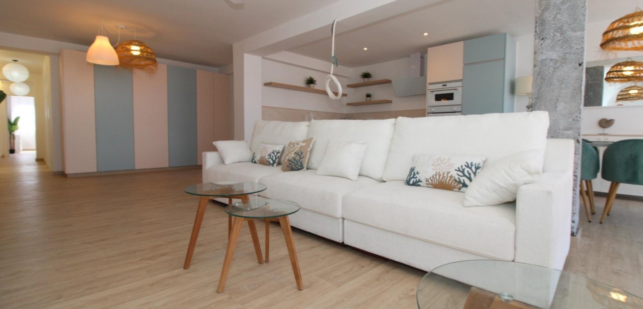 Herverkoop - Penthouse -
Lo Pagan - LA PUNTICA