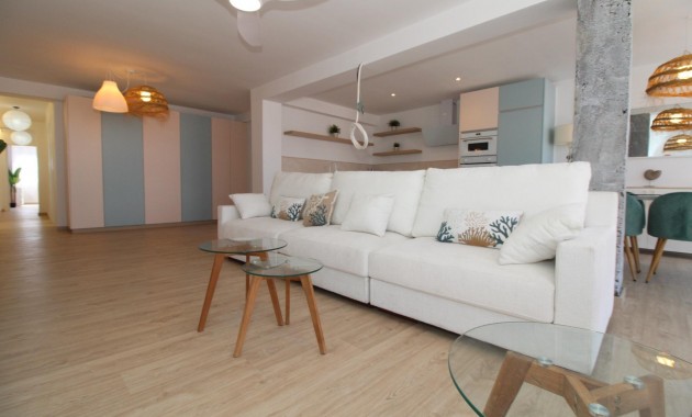 Herverkoop - Penthouse -
Lo Pagan - LA PUNTICA