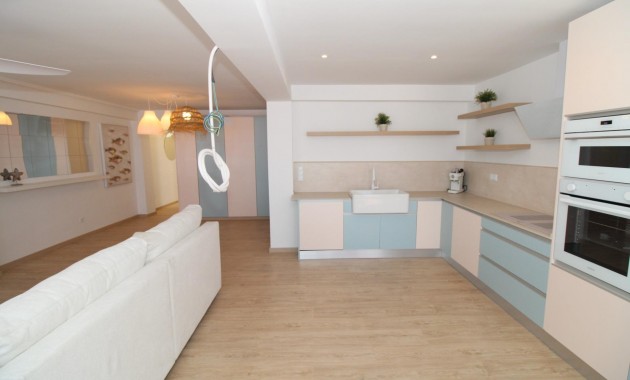 Herverkoop - Penthouse -
Lo Pagan - LA PUNTICA