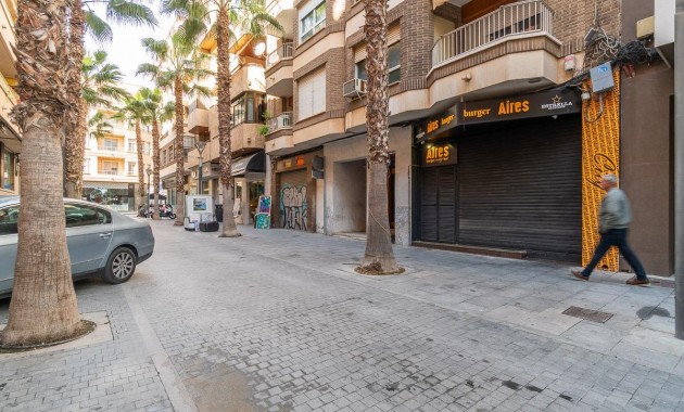Venta - Apartamento / piso -
Torrevieja - Centro