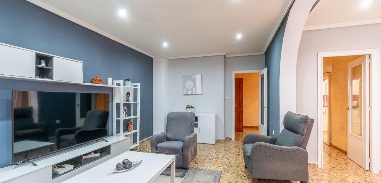 Venta - Apartamento / piso -
Torrevieja - Centro