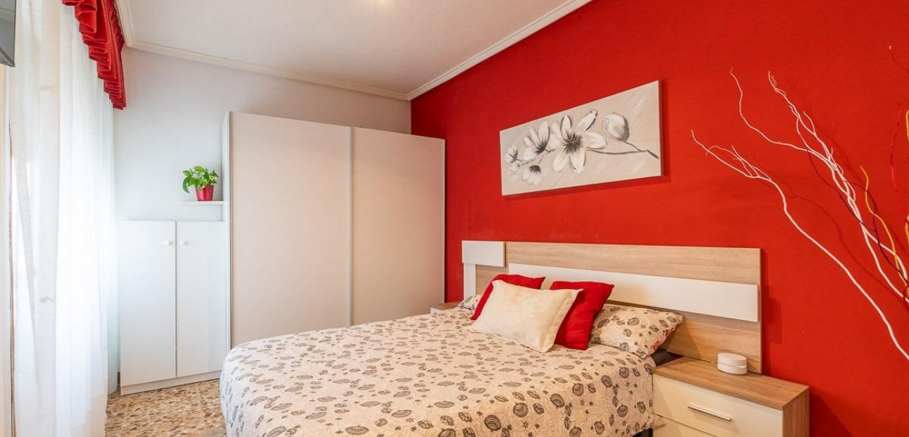 Venta - Apartamento / piso -
Torrevieja - Centro