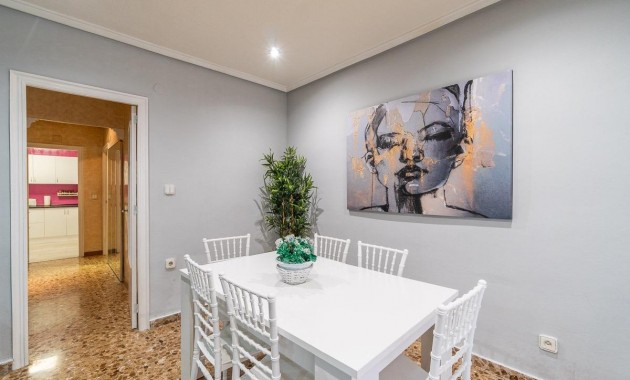 Venta - Apartamento / piso -
Torrevieja - Centro