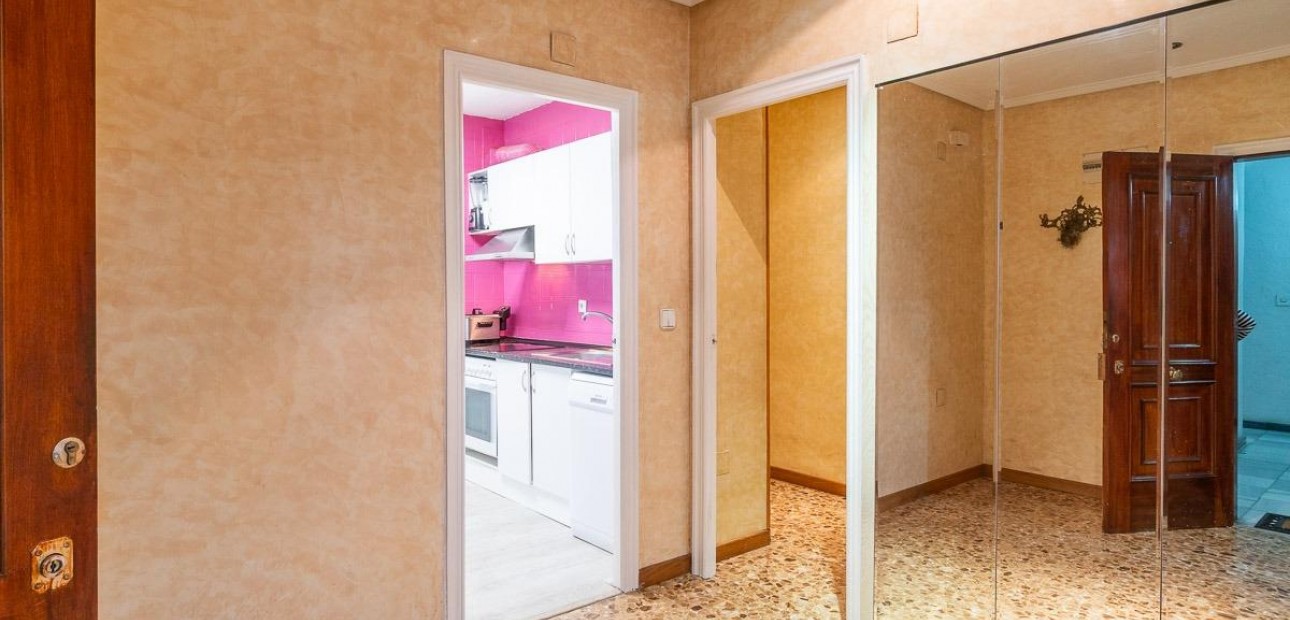 Venta - Apartamento / piso -
Torrevieja - Centro