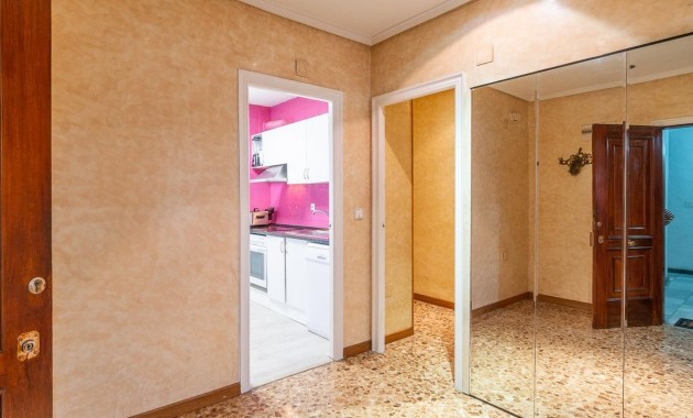 Venta - Apartamento / piso -
Torrevieja - Centro