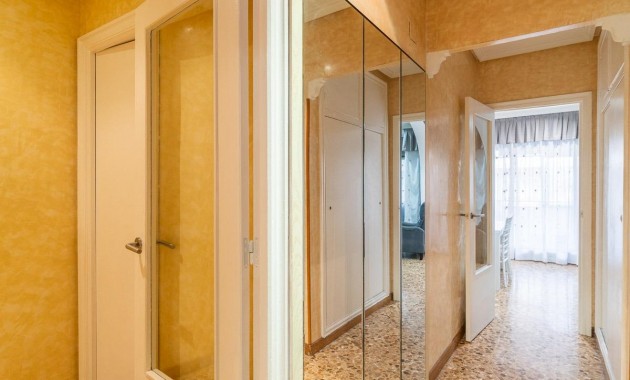 Venta - Apartamento / piso -
Torrevieja - Centro