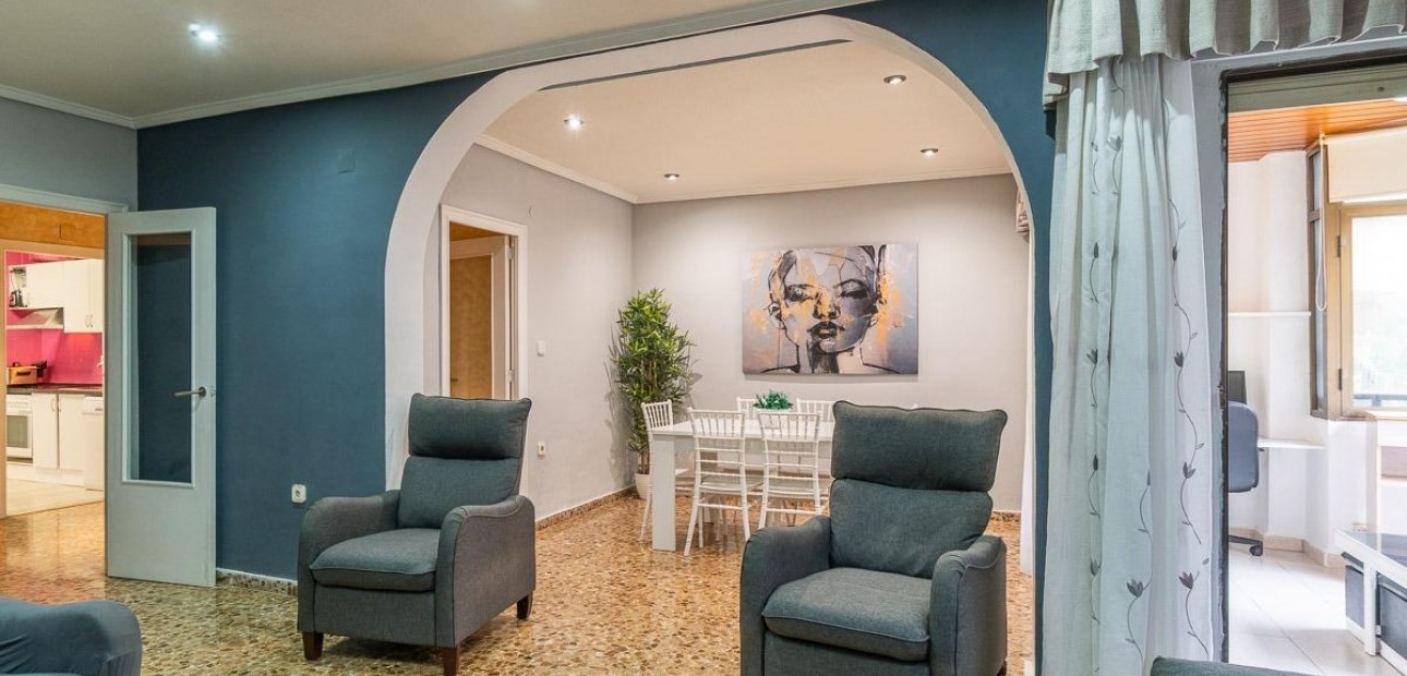 Venta - Apartamento / piso -
Torrevieja - Centro