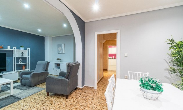Venta - Apartamento / piso -
Torrevieja - Centro