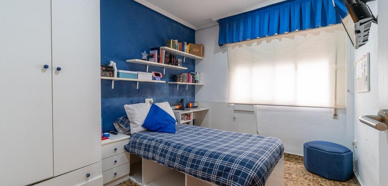 Venta - Apartamento / piso -
Torrevieja - Centro