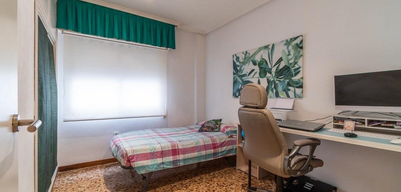 Venta - Apartamento / piso -
Torrevieja - Centro
