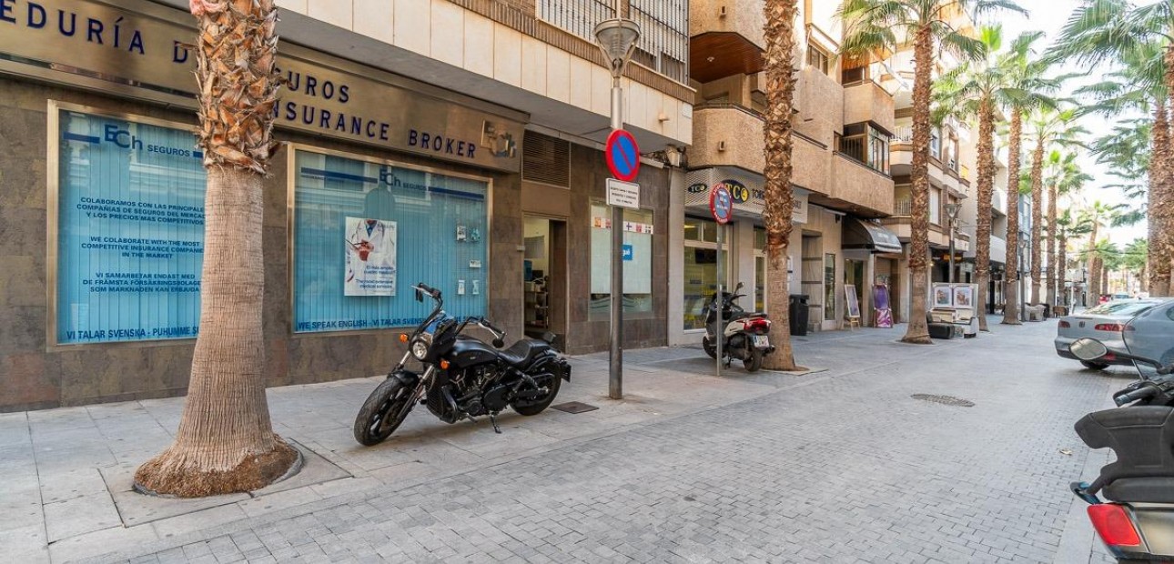 Venta - Apartamento / piso -
Torrevieja - Centro