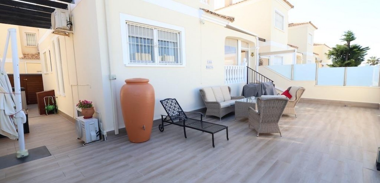 Sale - Villa -
Orihuela Costa - Lomas de Cabo Roig
