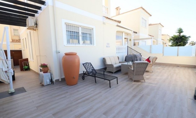 Sale - Villa -
Orihuela Costa - Lomas de Cabo Roig