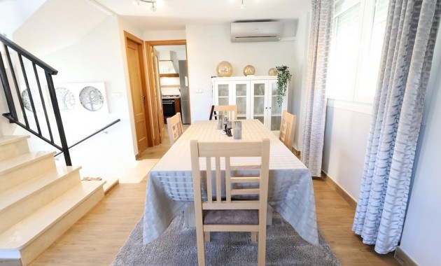 Sale - Villa -
Orihuela Costa - Lomas de Cabo Roig