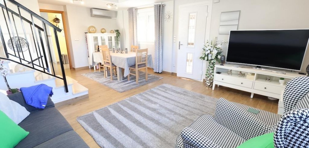 Sale - Villa -
Orihuela Costa - Lomas de Cabo Roig