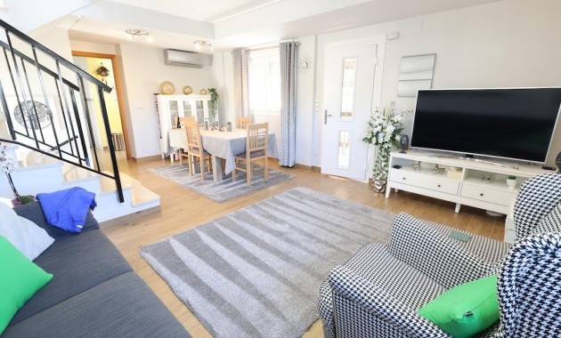 Sale - Villa -
Orihuela Costa - Lomas de Cabo Roig