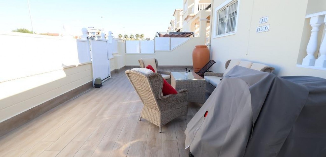Sale - Villa -
Orihuela Costa - Lomas de Cabo Roig