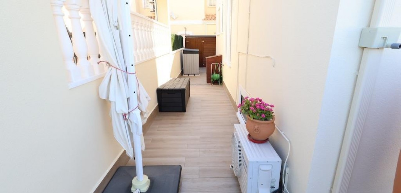 Sale - Villa -
Orihuela Costa - Lomas de Cabo Roig