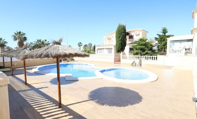 Sale - Villa -
Orihuela Costa - Lomas de Cabo Roig