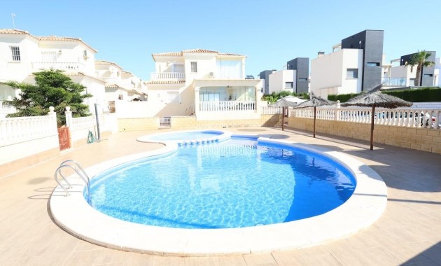 Sale - Villa -
Orihuela Costa - Lomas de Cabo Roig