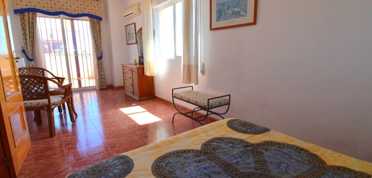Herverkoop - Herenhuis -
Orihuela Costa - Playa Flamenca