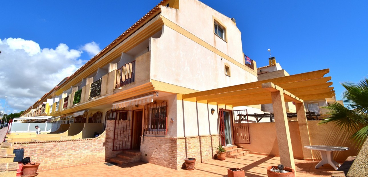 Herverkoop - Herenhuis -
Orihuela Costa - Playa Flamenca