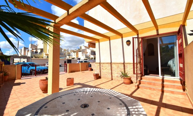 Herverkoop - Herenhuis -
Orihuela Costa - Playa Flamenca