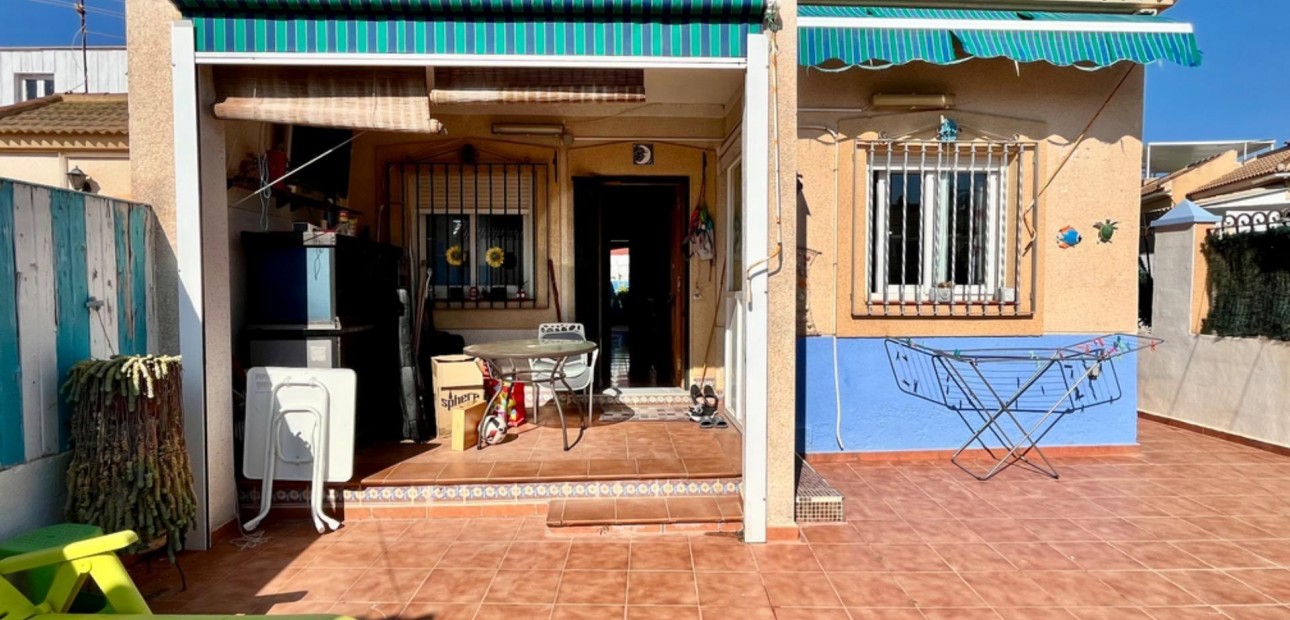Herverkoop - House -
Torrevieja - Zona los Frutales