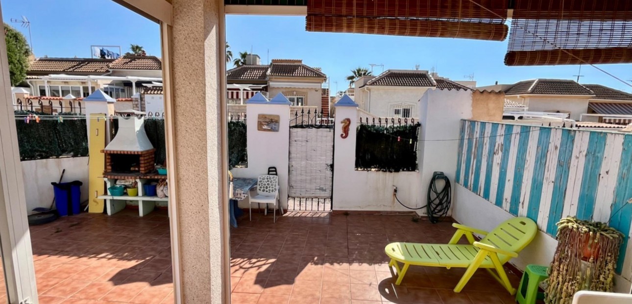 Herverkoop - House -
Torrevieja - Zona los Frutales