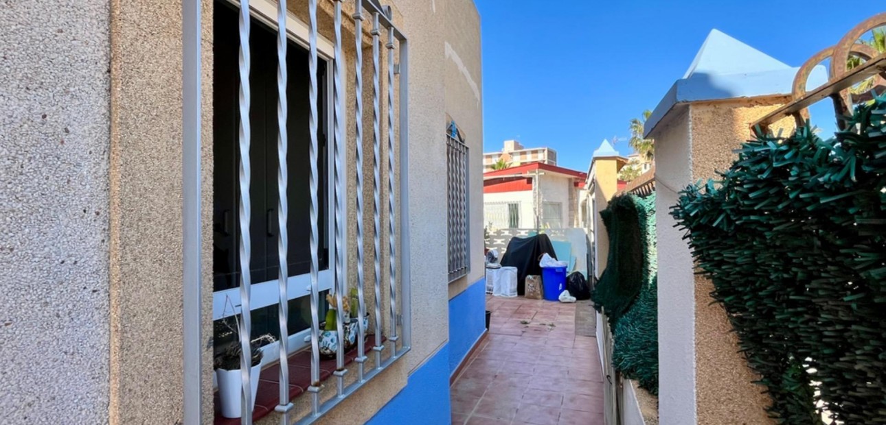 Herverkoop - House -
Torrevieja - Zona los Frutales
