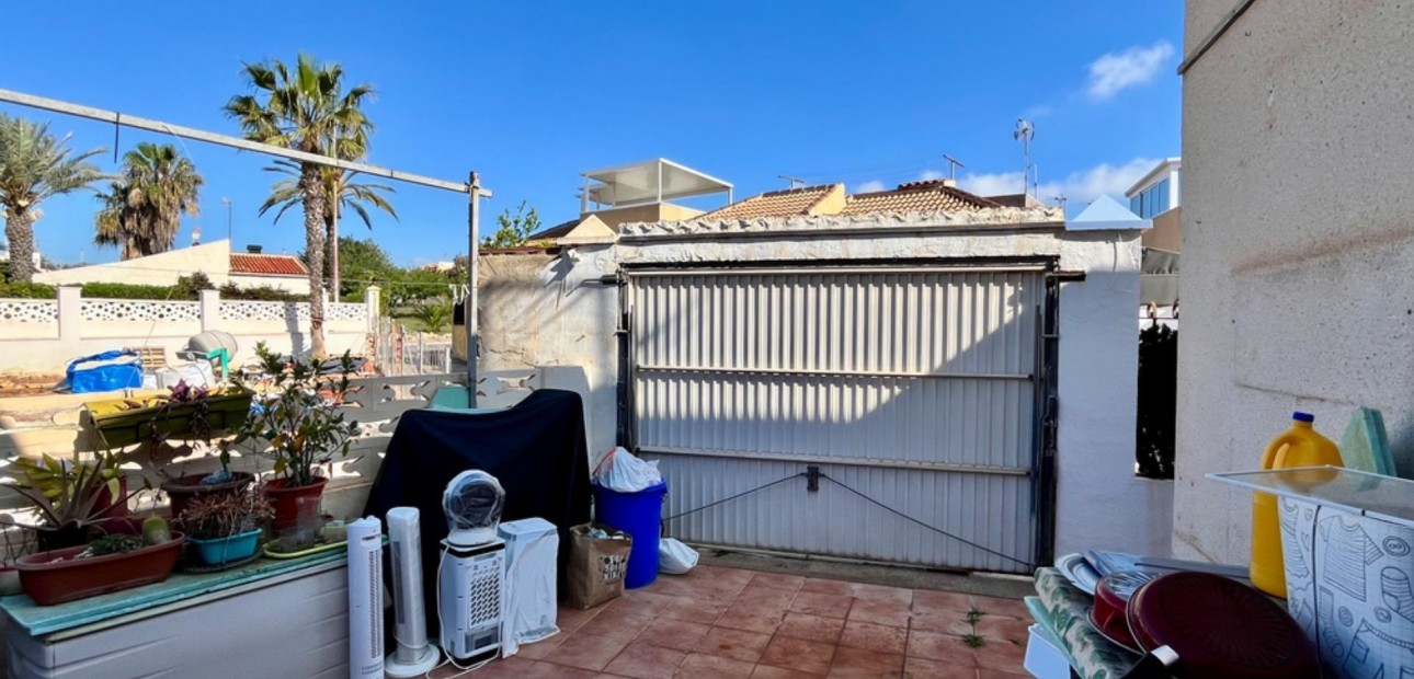 Herverkoop - House -
Torrevieja - Zona los Frutales