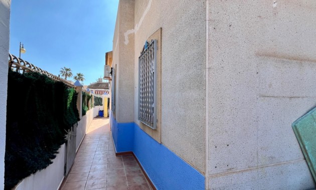 Herverkoop - House -
Torrevieja - Zona los Frutales
