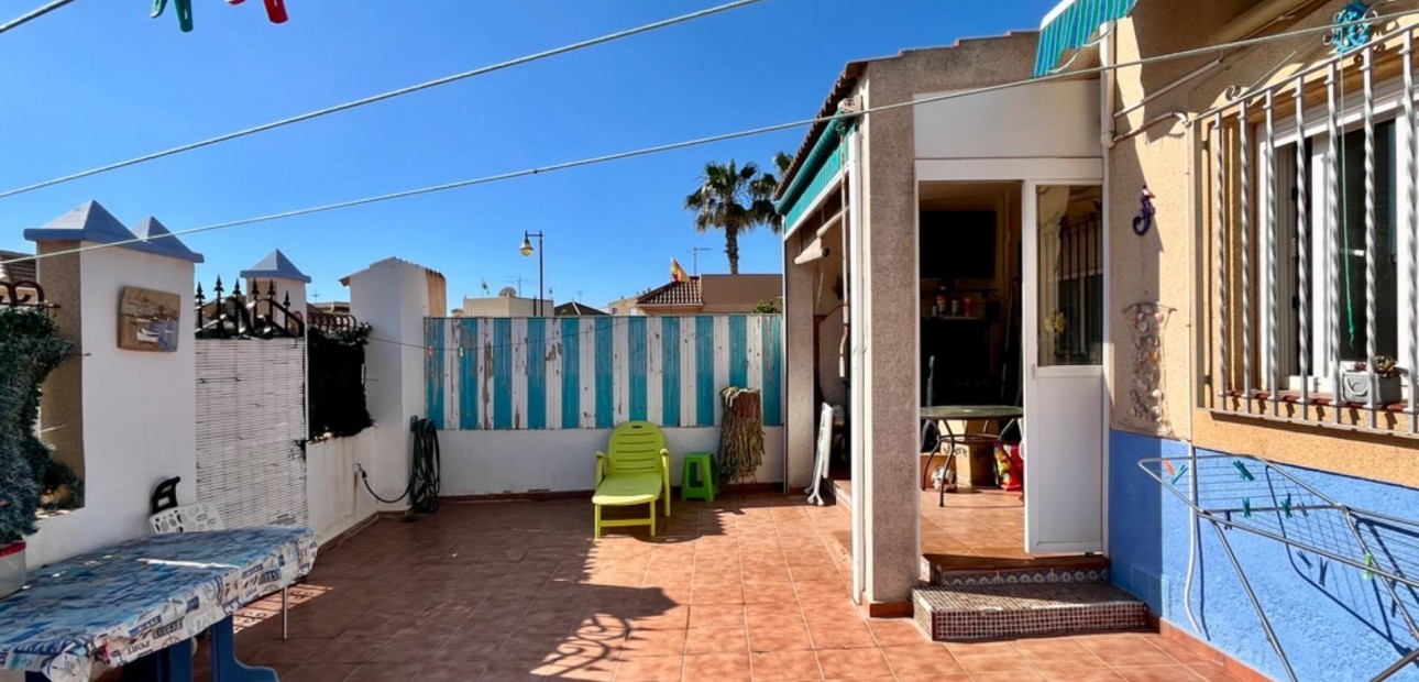Herverkoop - House -
Torrevieja - Zona los Frutales